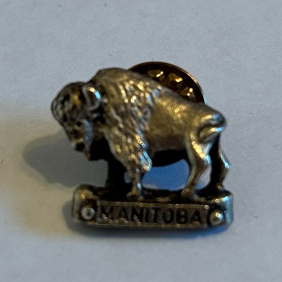 Vintage Manitoba, Canada Buffalo Bison Souvenir Lapel Pin - Picture 1 of 5